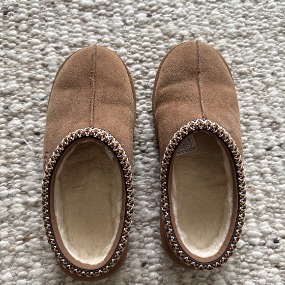 UGG Kids' Tasman II Embroidered Slipper - Picture 1 of 10